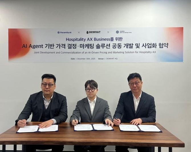 (좌측부터) 김주영 대표, 이동하 연세대 DLI Lab 교수, 서용식 파라미터에이아이 CTO. ⓒ 두왓