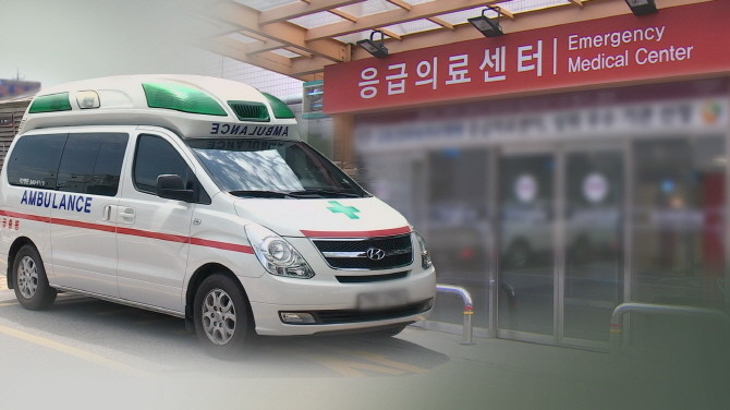 '응급실 뺑뺑이'를 막기 위한 정부의 시범사업을 두고 시행 대상지 호남권 의사단체가 반대 목소리를 높이고 있다. © 연합뉴스