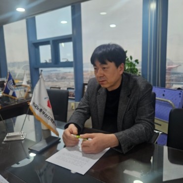 본지와 SK해운연합노조 박상익 본부장과의 인터뷰 모습. =정기환 기자