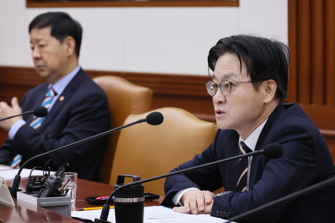 정관 산업통상부 장관이 25일 서울 종로구 정부서울청사에서 열린 경제관계장관회의 겸 산업경쟁력강화 관계장관회의에서 발언하고 있다. ⓒ 연합뉴스