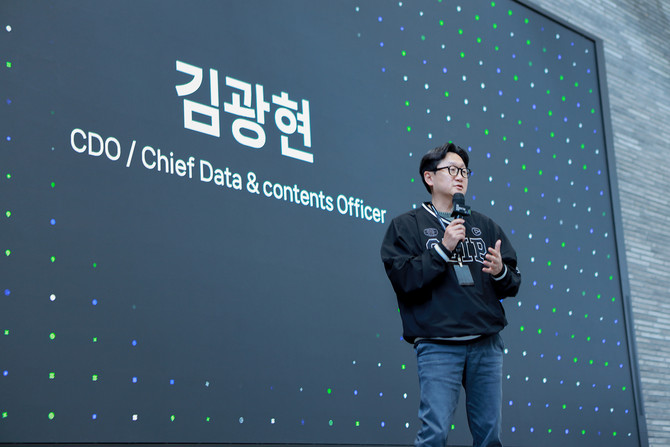 AI 시대 창작자 지원 방향성을 공유하는 네이버 김광현 CDO. ⓒ 네이버