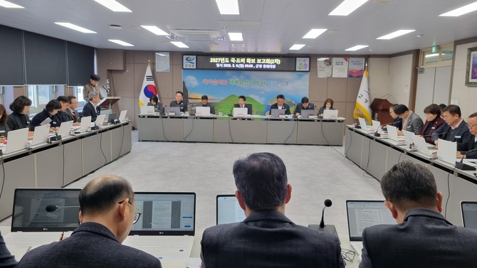 고성군이 2026년 당초예산 기준 역대 최대 규모의 국·도비 확보 성과를 이룬데 이어, 2027년 목표액 2900억원을 달성하기 위해 '2027년도 국·도비' 확보를 위한 2차 보고회를 개최하고 있다. ⓒ 고성군