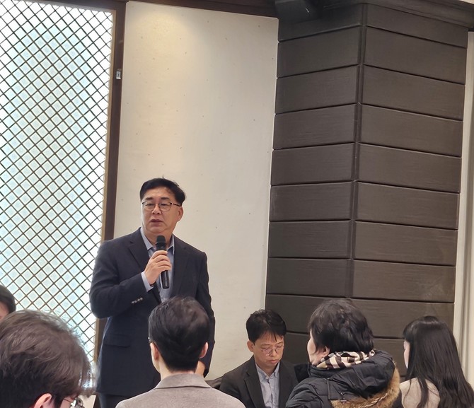 송구영 LG헬로비전 대표가 10일 서울 광화문 한 식당에서 열린 케이블TV 정책 기자간담회에서 발언하고 있다. = 박지혜 기자