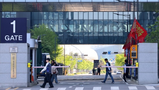 삼성바이오로직스 노사 갈등이 장기화 조짐을 보이면서, 글로벌 CDMO 사업의 핵심 경쟁력인 생산 안정성과 납기 신뢰도에 대한 우려가 커지고 있다. © 연합뉴스