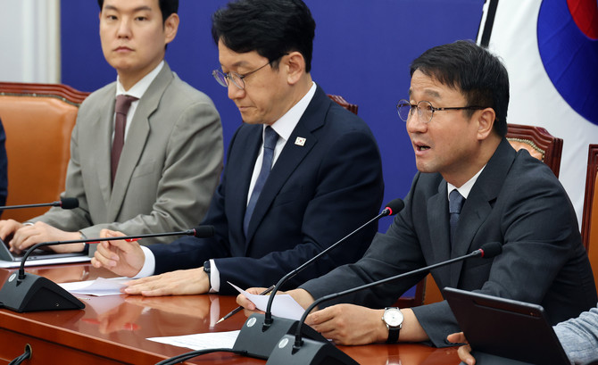 발언하는 한병도 당 대표 직무대행 및 원내대표. ⓒ 연합뉴스