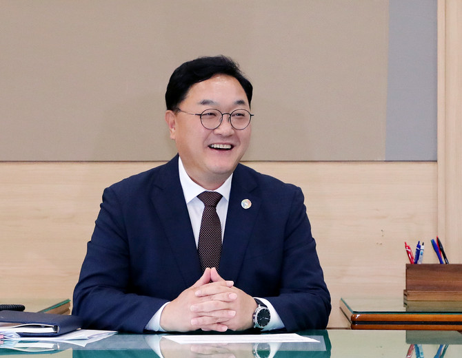김현수 하동군수가 생활환경 개선과 행정서비스 혁신을 당부하고 있다. ⓒ 하동군