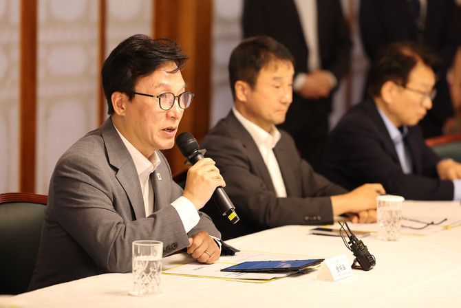 김민석 더불어민주당 대표가 지난 23일 열린 고위당정협의회에 참석해 발언하고 있다. ⓒ 연합뉴스