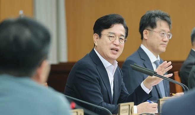 허태정 대전시장이 24일 주간 업무 회의를 주하고 있다. ⓒ 대전시