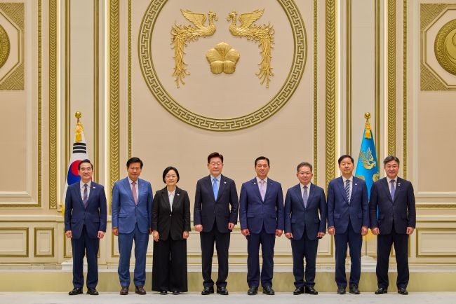 김진열 군위군수는 지난 27일 정부서울청사에서 열린 전국 시장·군수·구청장 국정설명회에 참석해 정부의 국정운영 방향을 공유하고 지역 현안에 대한 의견을 전달했다. ⓒ 군위군