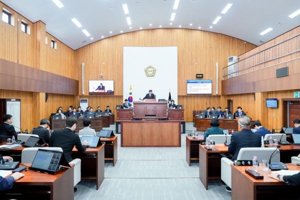 경주시의회가 31일 제300회 임시회 제2차 본회의를 열고 7일간의 임시회 일정을 마무리했다. ⓒ 경주시의회