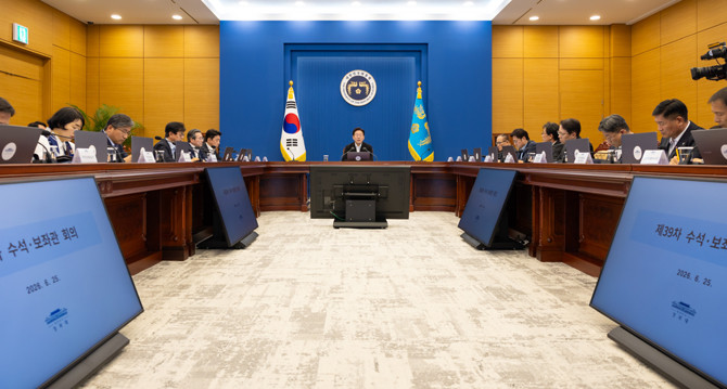 이 대통령은 3일 주재한 수석보좌관회의에서 경찰의 치안 문제를 지적했다. ⓒ 청와대