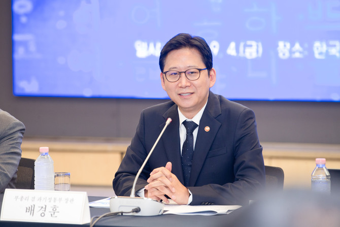 배경훈 부총리 겸 과학기술정보통신부 장관이 4일 서울 중구 한국프레스센터에서 열린 '모두의 AI 프로젝트 사업자 간담회'에서 발언을 하고 있다. ⓒ 과학기술정보통신부