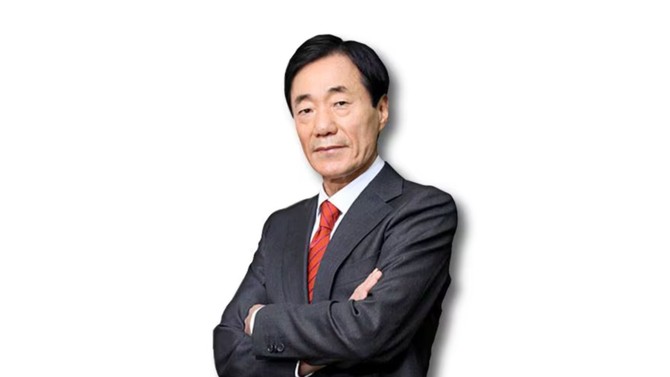 전 한미그룹 전무 등 전직 임원 3명이 지주회사 한미사이언스의 개인 최대주주인 신동국 한양정밀 회장을 특정경제범죄 가중처벌 등에 관한 법률 위반(횡령·배임) 혐의로 고발한 가운데, 신 회장 측이 법적 대응을 예고했다. © 한양정밀