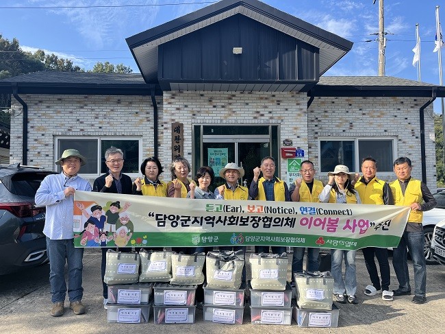 담양군지역사회보장협의체는 지난 16일 금성면 대판·장항마을의 취약계층 10가구를 방문해 주민들의 생활 형편과 어려움을 듣고 가구별 지원 방안을 살폈다. Ⓒ 담양군