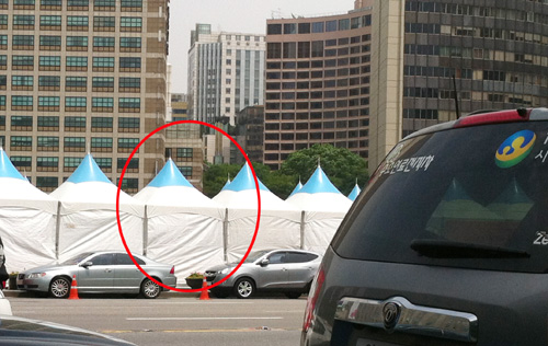  서울 시청광장에서 최근 이슈가 되고 있는 아파트 층간소음 박람회를 개최하고 있다. = 김경태 기자