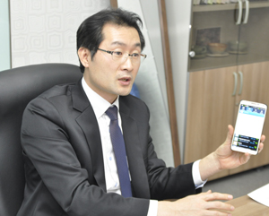  차두선 브로드씨엔에스 대표는 고객센터의 생산성을 높이기 위해선 이제 멀티채널 통합 솔루션을 선택이 아닌 필수라고 말한다. = 김상준 기자