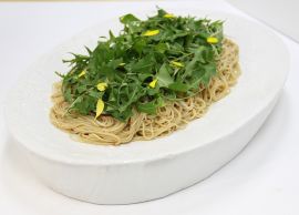  계절밥상이 올 봄 제철음식으로 내놓은 '민들레국수 무침'. ⓒ CJ푸드빌